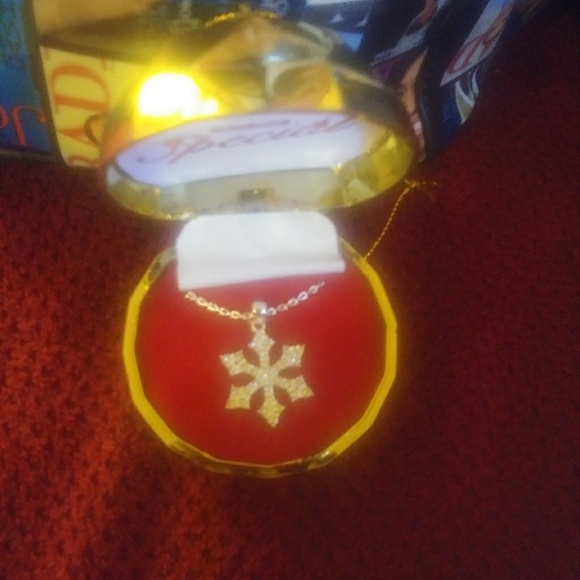 Snowflake Necklace - Picture 4 of 4